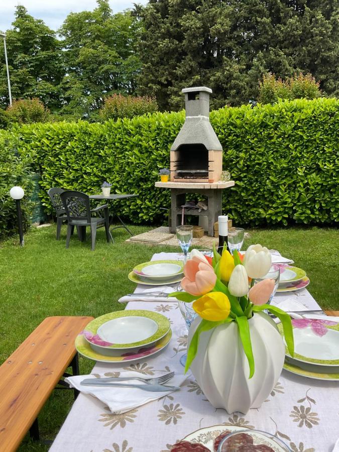 Villa Indipendente A Pochi Passi Dal Lago San Felice del Benaco Bagian luar foto