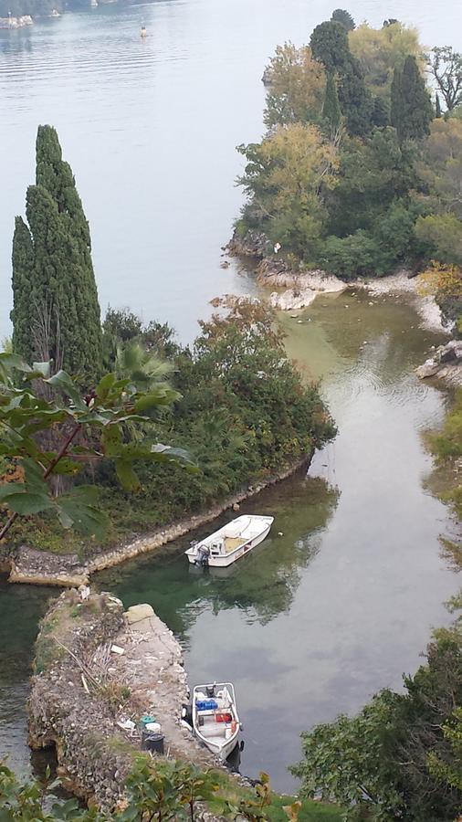 Villa Indipendente A Pochi Passi Dal Lago San Felice del Benaco Bagian luar foto