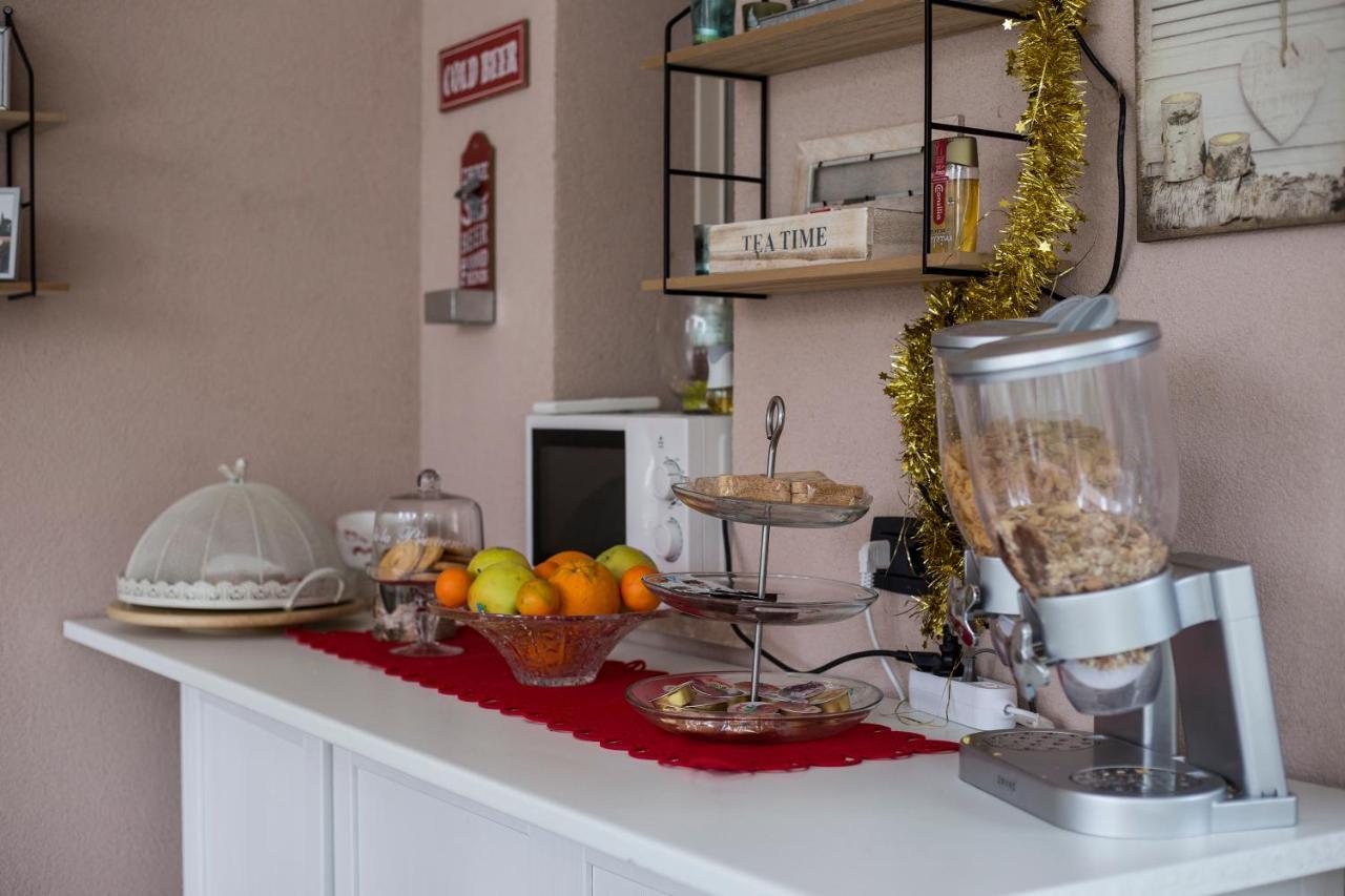 Villa Indipendente A Pochi Passi Dal Lago San Felice del Benaco Bagian luar foto