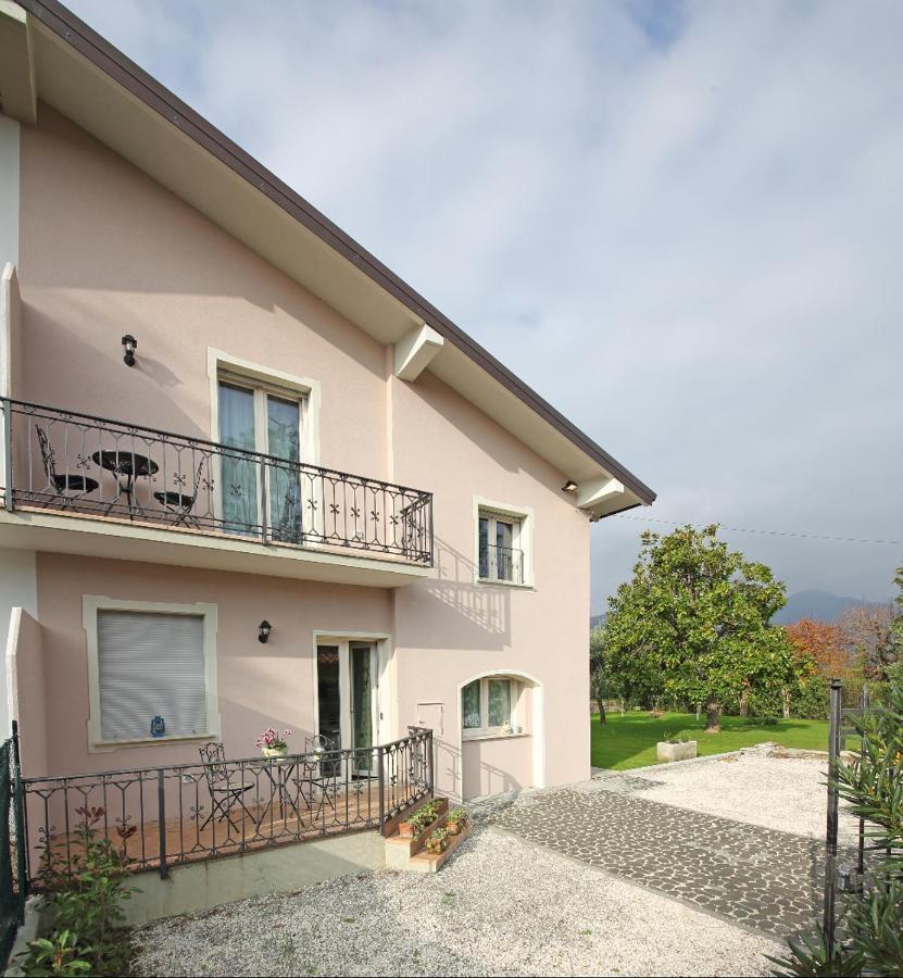 Villa Indipendente A Pochi Passi Dal Lago San Felice del Benaco Bagian luar foto